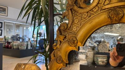 A French Louis XIV gilt-wood mirror — photo 13
