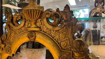 A French Louis XIV gilt-wood mirror — photo 3
