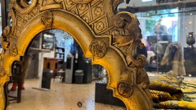 A French Louis XIV gilt-wood mirror — photo 4