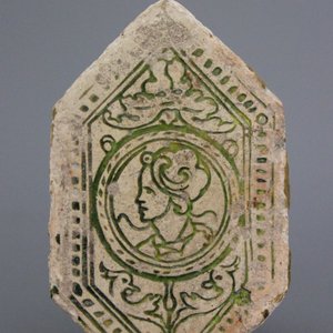 A French medieval hexagonal tile, ca. 1520 — photo 1