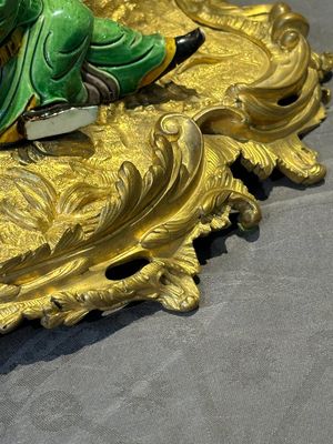 A French ormolu inkwell inset with Chinese verte biscuit porcelain, 19th C. and Kangxi — 照片 12