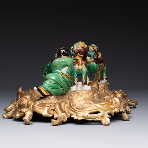A French ormolu inkwell inset with Chinese verte biscuit porcelain, 19th C. and Kangxi — 照片 3