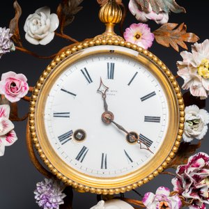 A French ormolu-mounted porcelain mantel clock, 18/19th C. — 照片 9