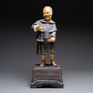 A French papier-mâché figure of a mandarin, inscribed 'Compagnie Française Des Chocolats et Des Thés', 20th C. — foto 1