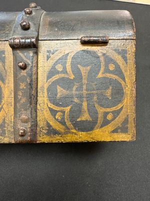 A French polychrome-painted wrought iron casket — photo 2