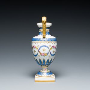 A French polychrome porcelain Sèvres-style vase, 19th C. — 照片 4