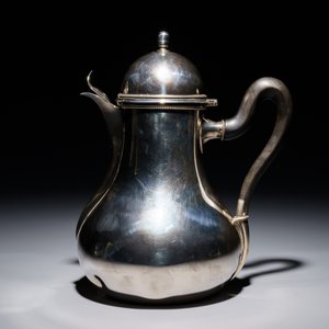 A French silver coffee jug with wooden handle, Paris, ca. 1798-1809 — 照片 2