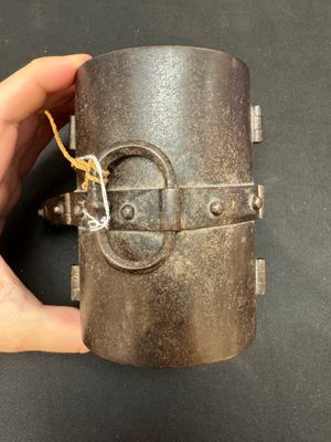 A French wrought iron casket with its original key — 照片 7