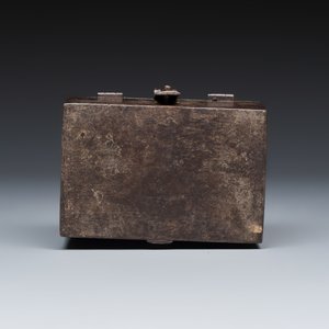 A French wrought iron casket with its original key — 照片 7