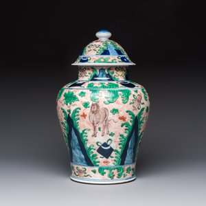 A French wucai-style 'Flying Horses' vase and cover, Samson, Paris, 19th C. — foto 4