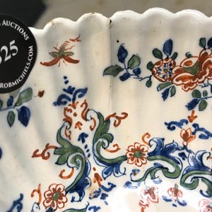 A gadrooned Dutch Delft cashmire palette bowl, ca. 1700 — 照片 11