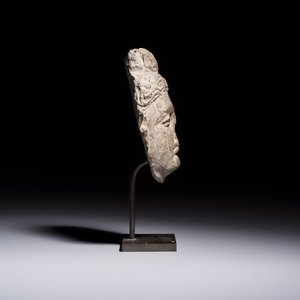 A Gandhara grey schist relief fragment of a Bodhisattva head, 3rd/4th C. — photo 4