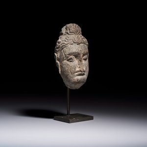 A Gandhara grey schist relief fragment of a Bodhisattva head, 3rd/4th C. — photo 5