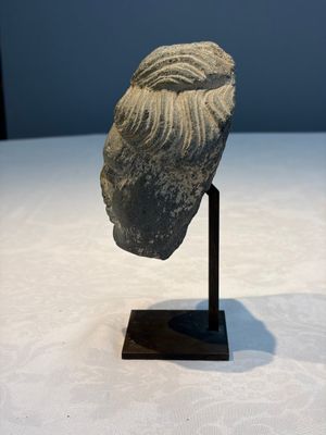 A Gandhara grey schist relief fragment of a Bodhisattva head, 3rd/4th C. — photo 4