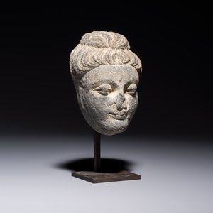 A Gandhara grey schist relief fragment of a Bodhisattva head, 3rd/4th C. — photo 5