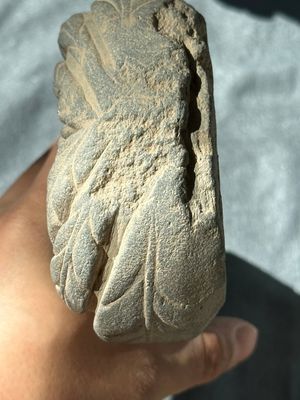 A Gandhara grey schist sculpture of the Bodhisattva Maitreya, a sculpture of a master with a child and a fragment of a divinity, 1/5th C. — foto 15