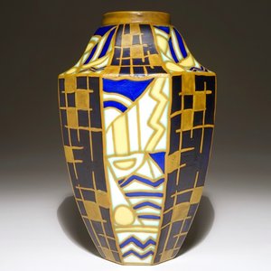 A geometric Art Deco vase, Maurice Delvaux and Charles Catteau for Boch Frères Keramis, dated 1929 — 照片 1