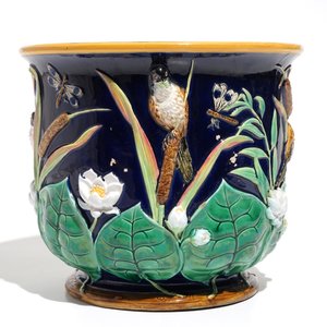 A George Jones Art Nouveau majolica jardiniere on stand, 19th C. — photo 5