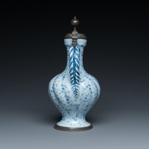 A German blue and white pewter-mounted twisted ewer, Frankfurt, 17th C. — 照片 3