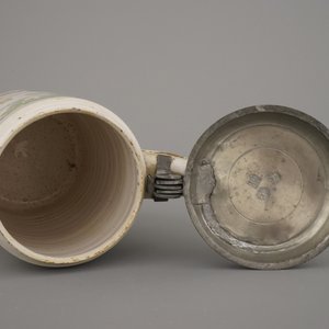 A German pewter-mounted polychrome faience beer stein, 18th C. — 照片 5