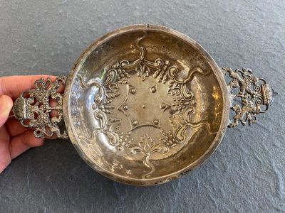 A German silver porringer, Augsburg, 17/18th C. — photo 1