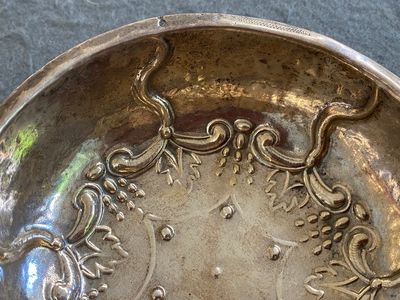 A German silver porringer, Augsburg, 17/18th C. — photo 3