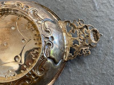 A German silver porringer, Augsburg, 17/18th C. — photo 5