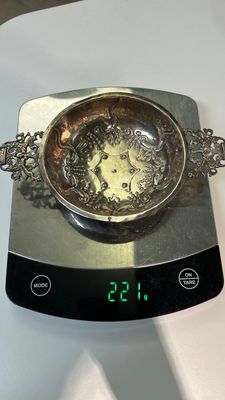 A German silver porringer, Augsburg, 17/18th C. — photo 7