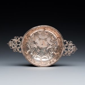 A German silver porringer, Augsburg, 17/18th C. — photo 6