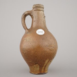 A German stoneware bellarmine jug, 17th C. — 照片 3