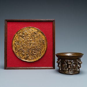 A gilded bronze 'Apollo on mount Parnassus' plaque and a bronze mortar, Flanders, 16th C. — 照片 1