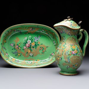 A gilt and enamelled green-ground Asurelik ewer and stand for the Ottoman market, 19th C. — 照片 1