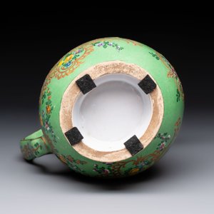 A gilt and enamelled green-ground Asurelik ewer and stand for the Ottoman market, 19th C. — 照片 11