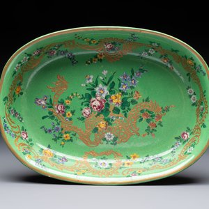 A gilt and enamelled green-ground Asurelik ewer and stand for the Ottoman market, 19th C. — 照片 2