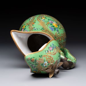 A gilt and enamelled green-ground Asurelik ewer and stand for the Ottoman market, 19th C. — 照片 10