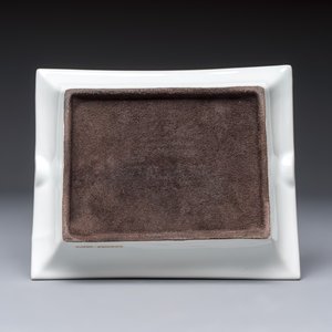 A gilt and polychrome-decorated porcelain 'Yacht' ashtray, Hermès, 20th C. — photo 2