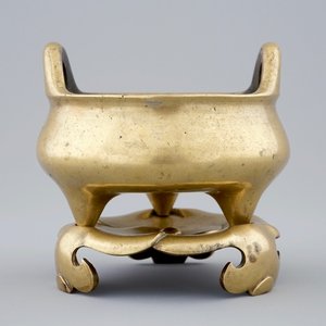 A gilt bronze censer on leaf form base, Ming Dynasty — 照片 1