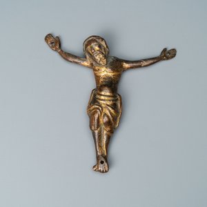 A gilt-bronze Corpus Christi, France, 14th C. — 照片 2