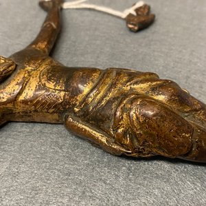 A gilt-bronze Corpus Christi, France, 14th C. — 照片 8