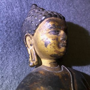 A gilt bronze figure of Buddha Shakyamuni, Tibet, 14/15th C. — 照片 10