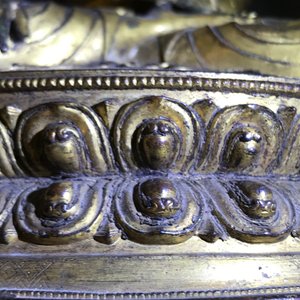 A gilt bronze figure of Buddha Shakyamuni, Tibet, 15/16th C. — 照片 16