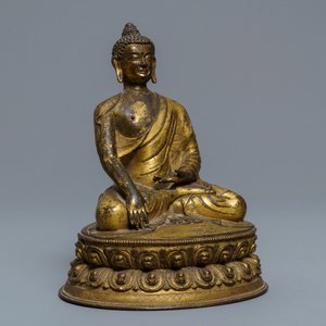 A gilt bronze figure of Buddha Shakyamuni, Tibet, 15/16th C. — 照片 2