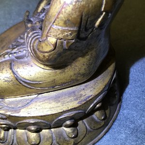 A gilt bronze figure of Buddha Shakyamuni, Tibet, 15/16th C. — 照片 26