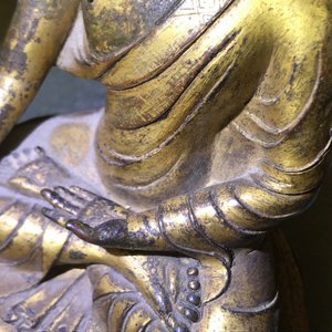 A gilt bronze figure of Buddha Shakyamuni, Tibet, 15/16th C. — 照片 28