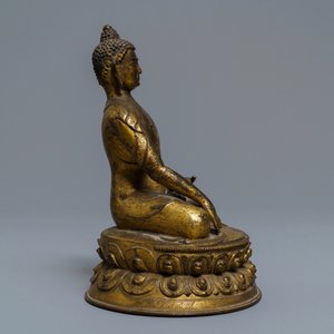 A gilt bronze figure of Buddha Shakyamuni, Tibet, 15/16th C. — 照片 5