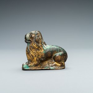 A gilt-bronze model of a recumbent lion, France, 14th C. — photo 3