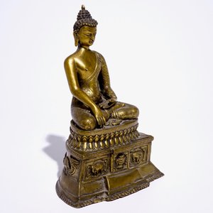 A gilt bronze model of Buddha seated on a throne, Nepal or Tibet, 19/20th C. — 照片 2