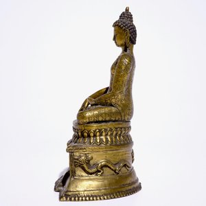 A gilt bronze model of Buddha seated on a throne, Nepal or Tibet, 19/20th C. — 照片 3