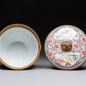 A gilt-bronze mounted famille rose-style covered bowl and two vases, one with cover, Samson, Paris, 19th C. — photo 12