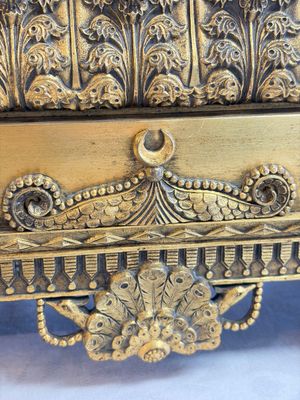 A gilt-bronze 'Oriental Beauty Reclining on a Lion Skin' mantel clock, France, first quarter 19th C. — photo 13
